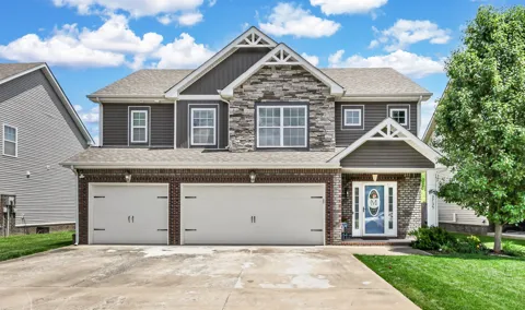 3735 Windmill Dr