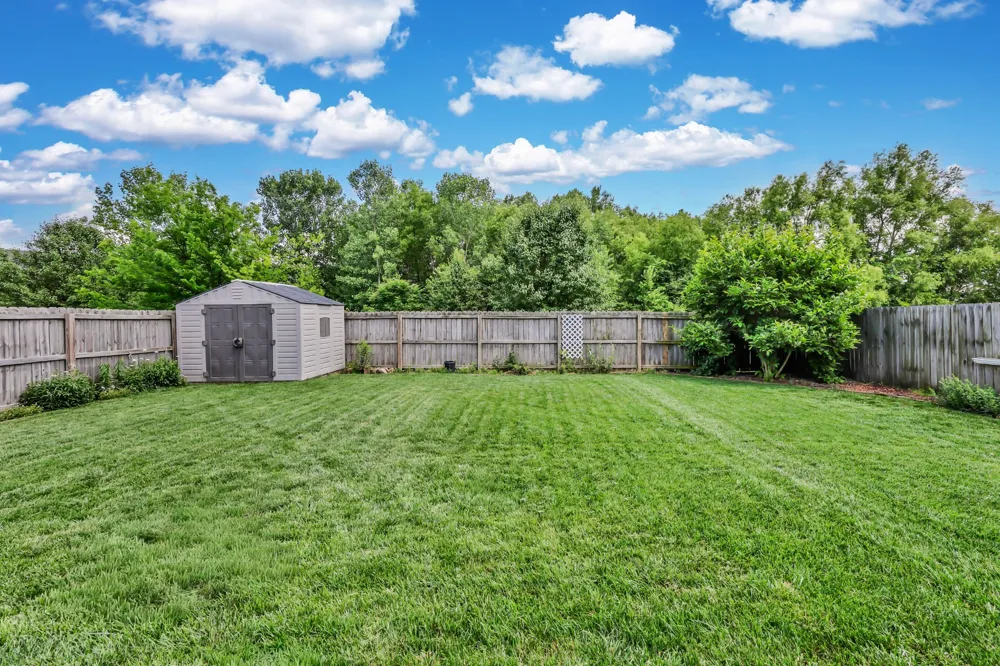 3735 Windmill Dr Clarksville, TN 37040