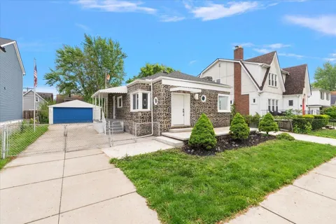 39 W Elza Avenue