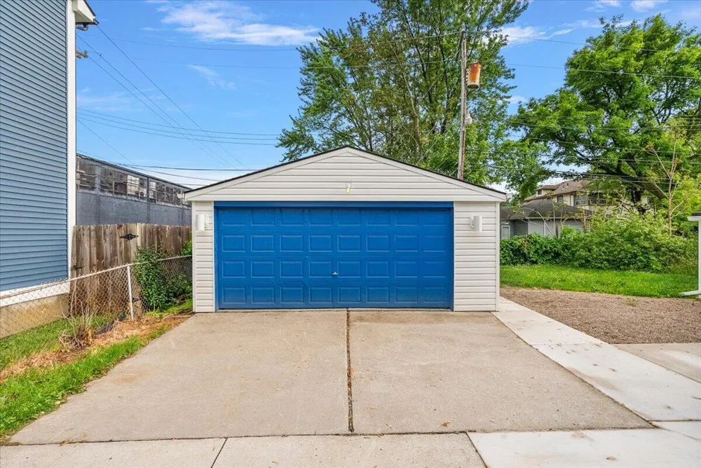 39 W Elza Avenue Hazel Park, MI 48030