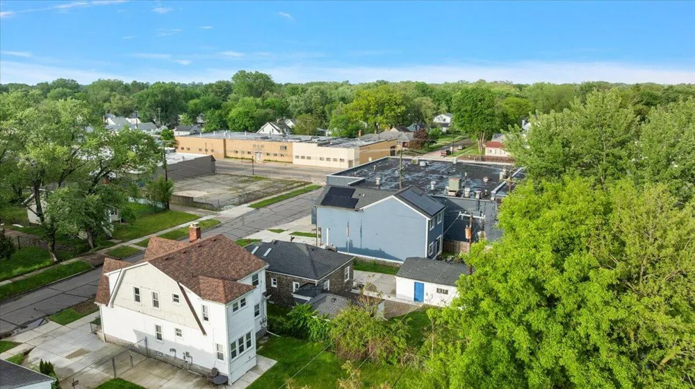 39 W Elza Avenue Hazel Park, MI 48030