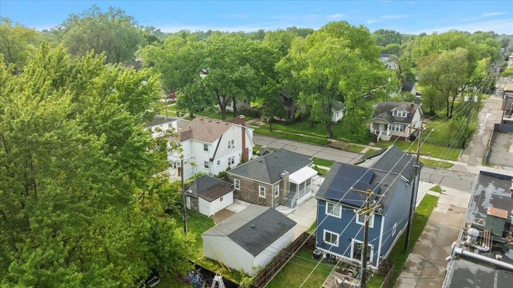 39 W Elza Avenue Hazel Park, MI 48030