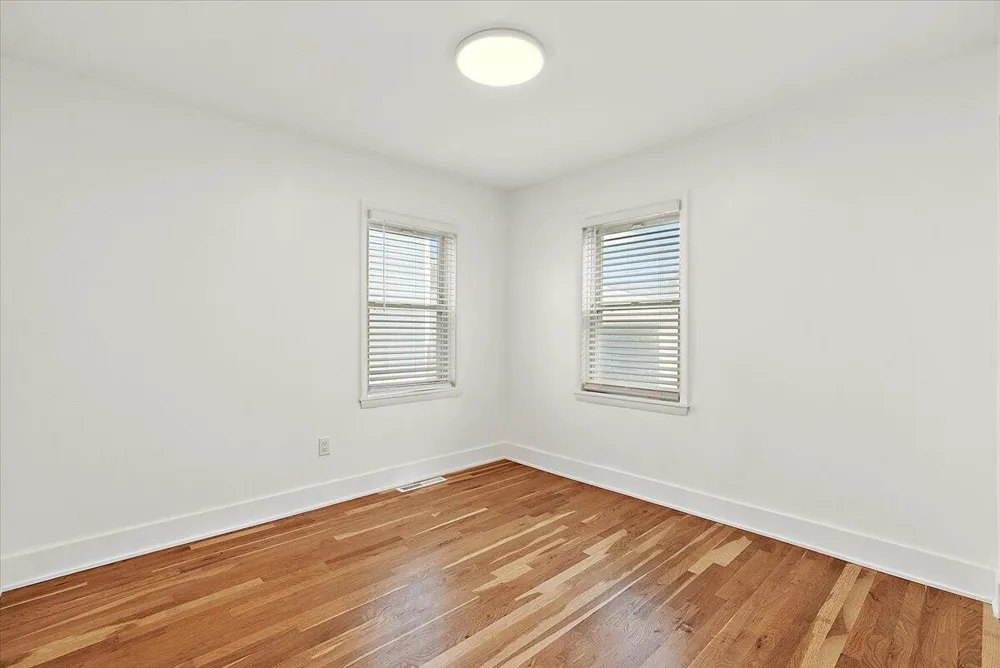 39 W Elza Avenue Hazel Park, MI 48030