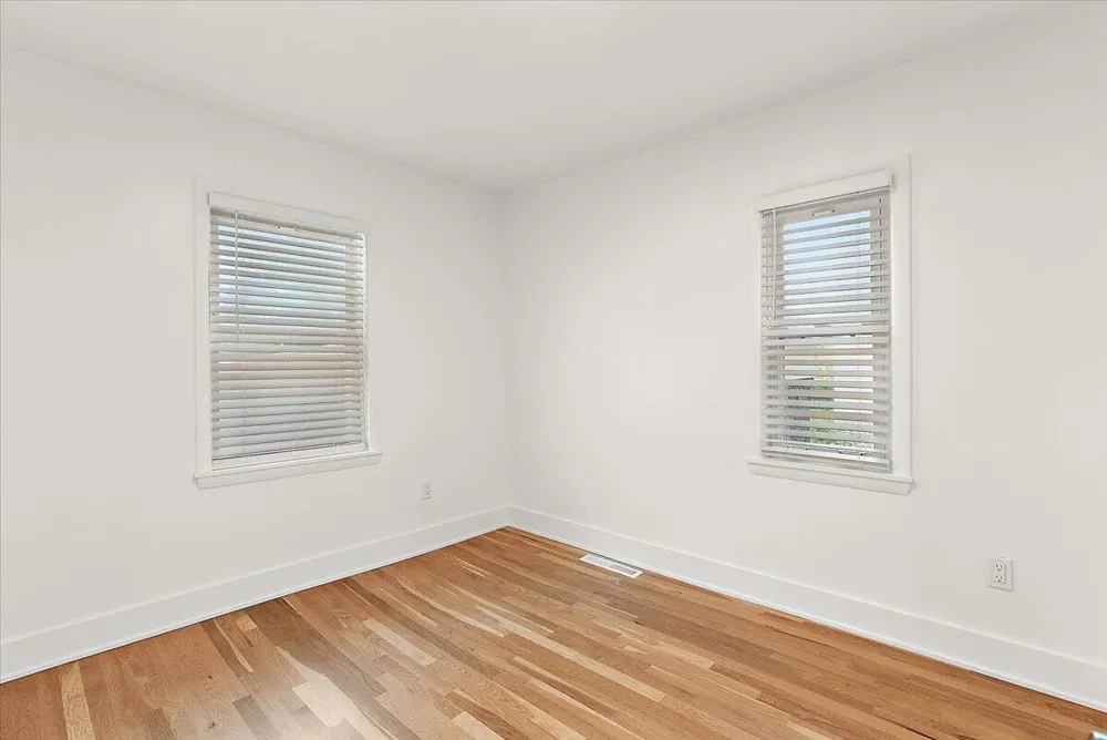 39 W Elza Avenue Hazel Park, MI 48030