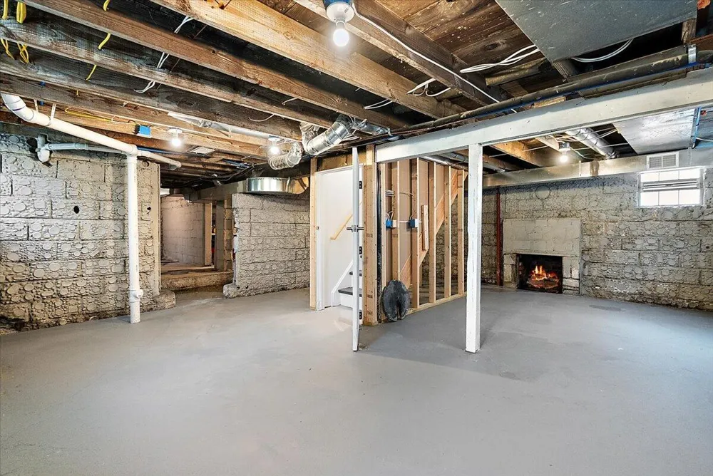 39 W Elza Avenue Hazel Park, MI 48030