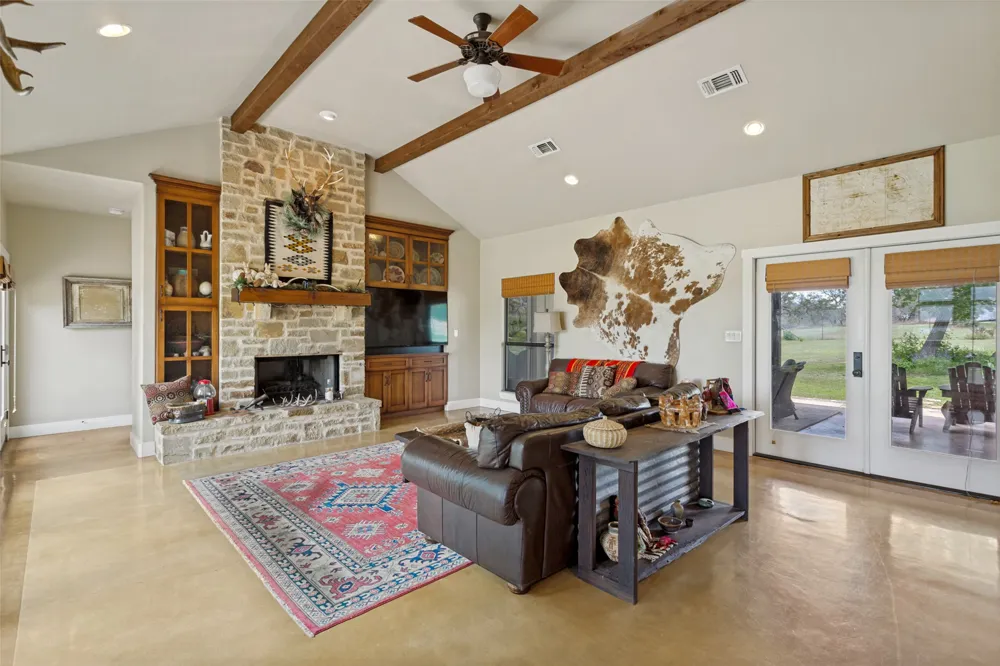 988 Kendall Jackson Comfort, TX 78013