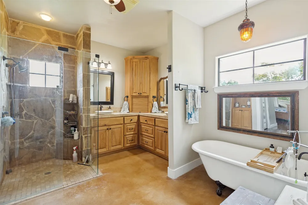 988 Kendall Jackson Comfort, TX 78013