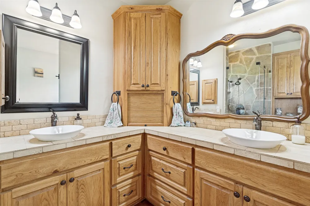 988 Kendall Jackson Comfort, TX 78013