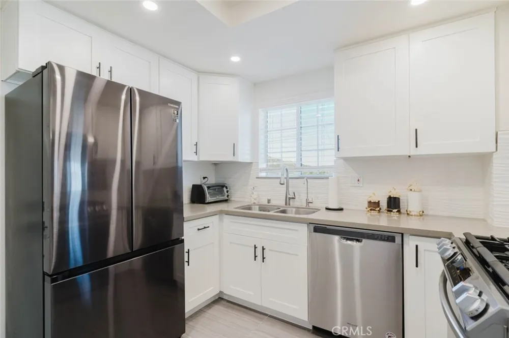 10128 Hillhaven Avenue #101 Tujunga, CA 91042