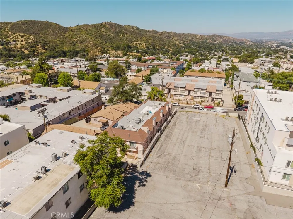 10128 Hillhaven Avenue #101 Tujunga, CA 91042