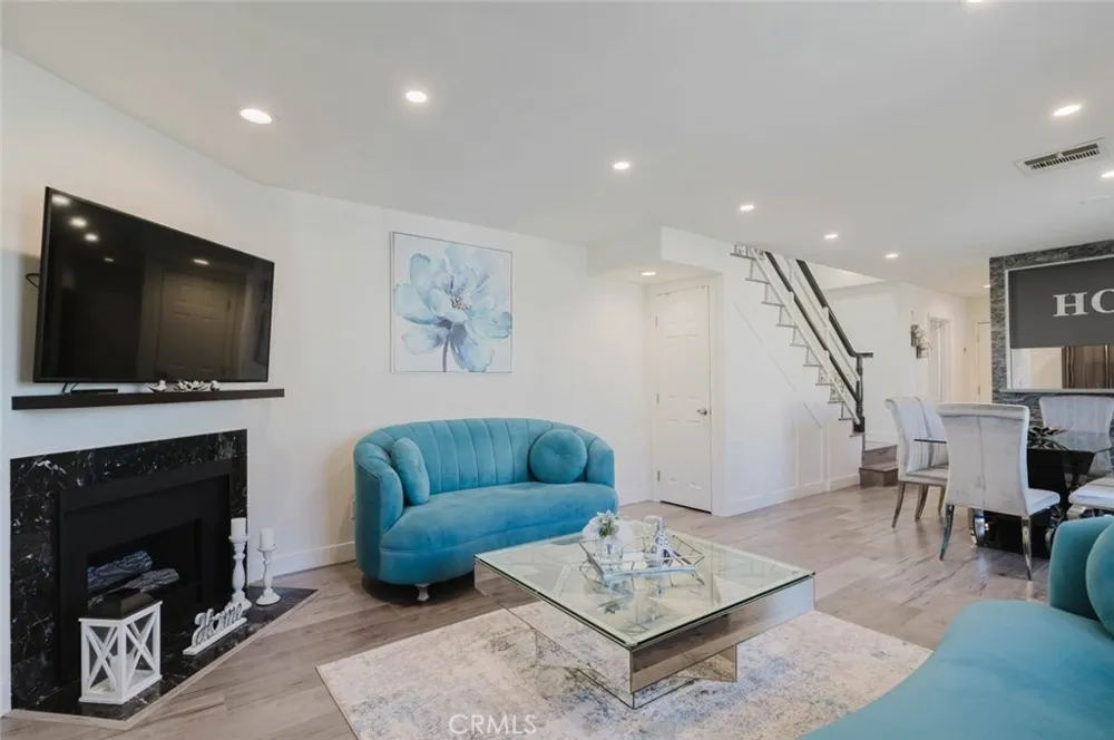10128 Hillhaven Avenue #101 Tujunga, CA 91042