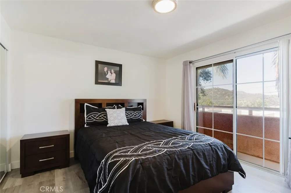 10128 Hillhaven Avenue #101 Tujunga, CA 91042