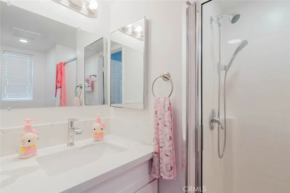 10128 Hillhaven Avenue #101 Tujunga, CA 91042