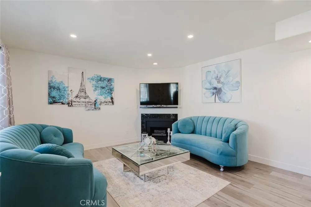 10128 Hillhaven Avenue #101 Tujunga, CA 91042