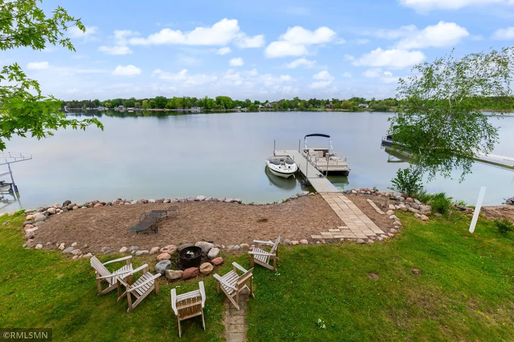 28584 Lakewood Drive NW Isanti, MN 55040