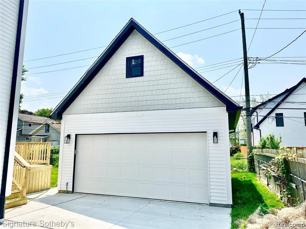 442 Ardmore Drive Ferndale City, MI 48220