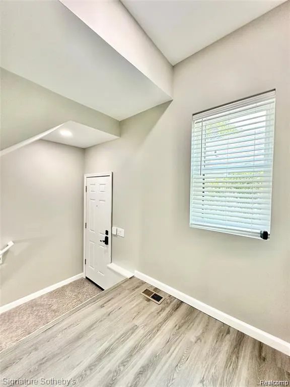 442 Ardmore Drive Ferndale City, MI 48220