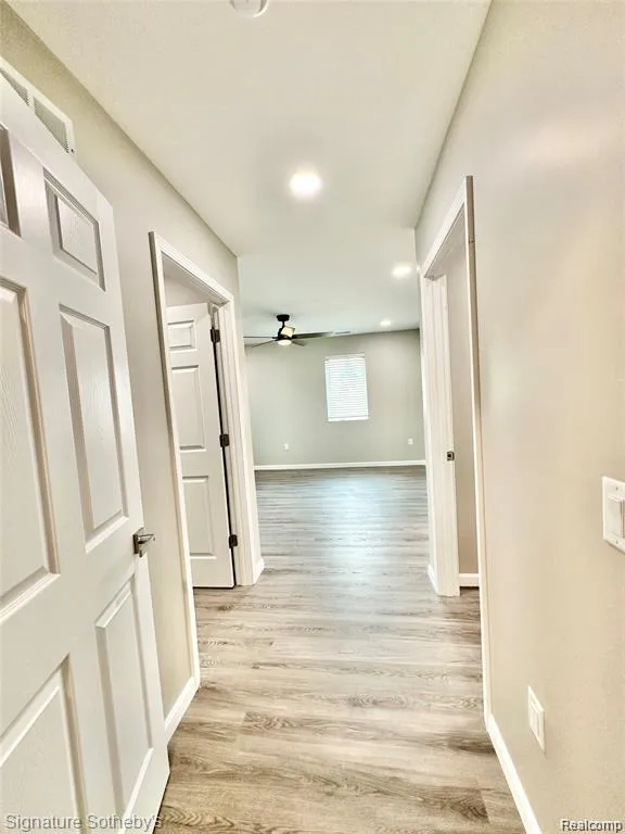 442 Ardmore Drive Ferndale City, MI 48220