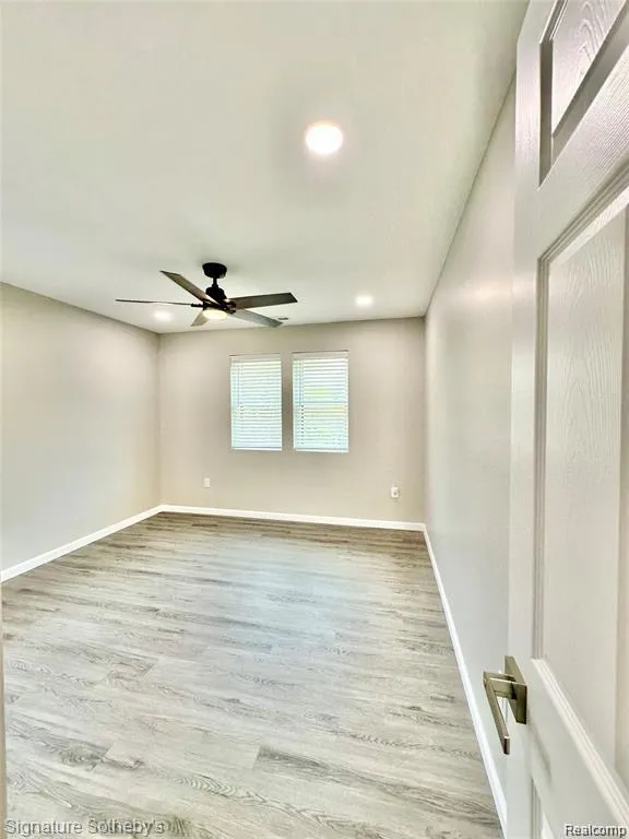442 Ardmore Drive Ferndale City, MI 48220