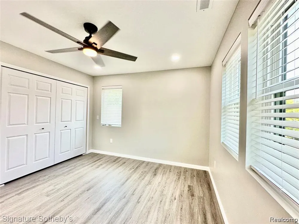 442 Ardmore Drive Ferndale City, MI 48220