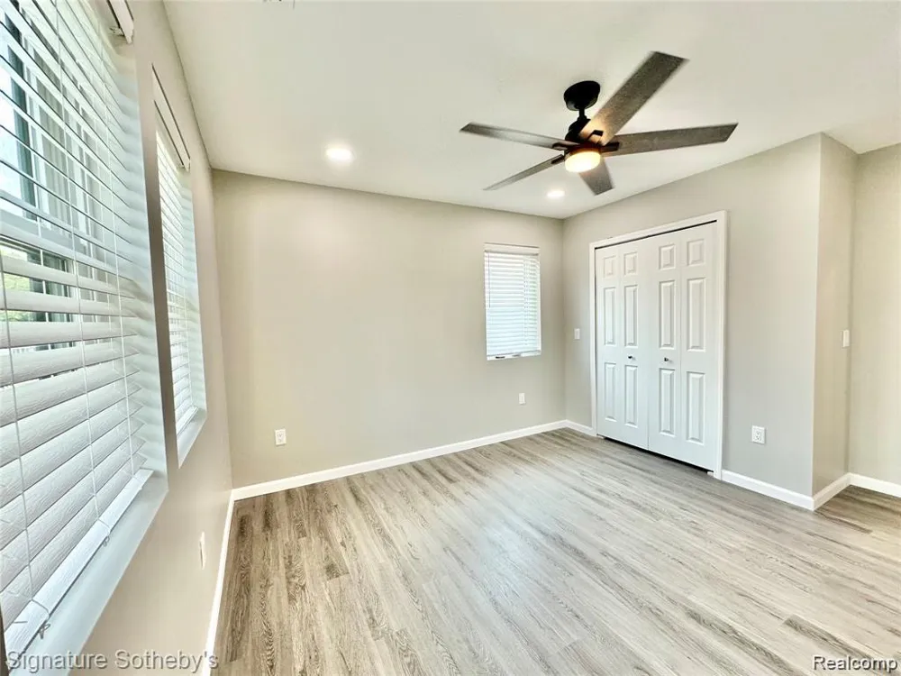 442 Ardmore Drive Ferndale City, MI 48220