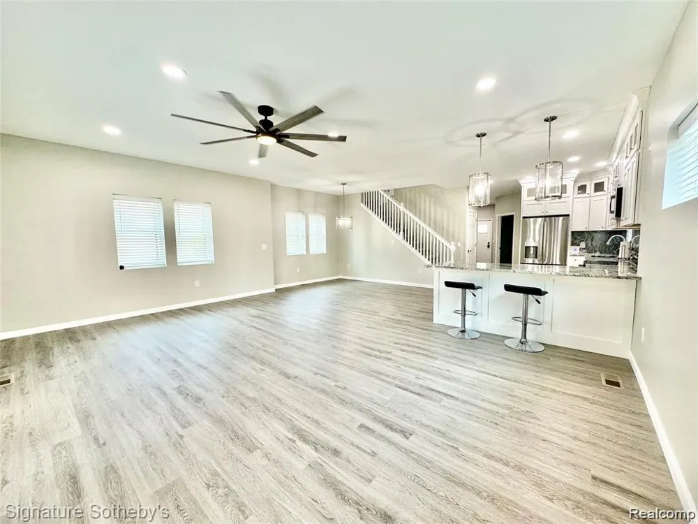 442 Ardmore Drive Ferndale City, MI 48220