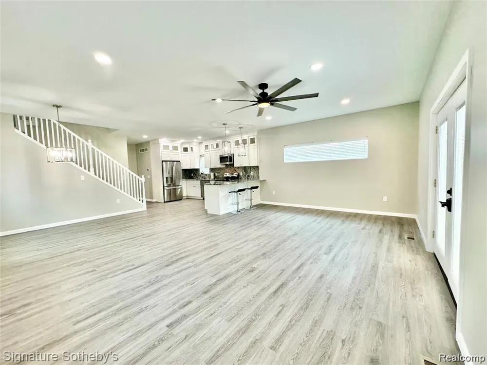 442 Ardmore Drive Ferndale City, MI 48220