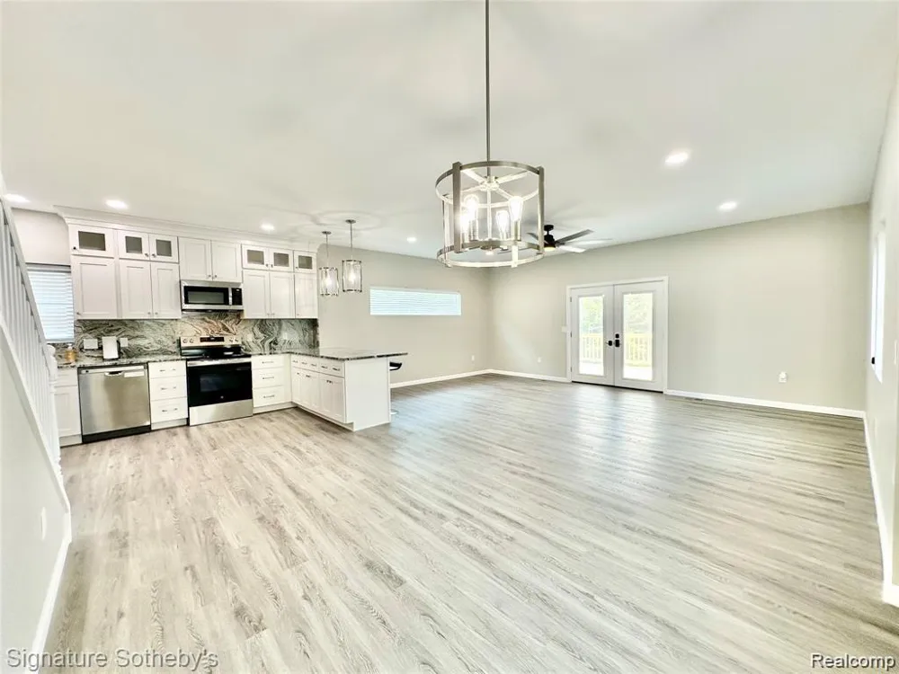 442 Ardmore Drive Ferndale City, MI 48220