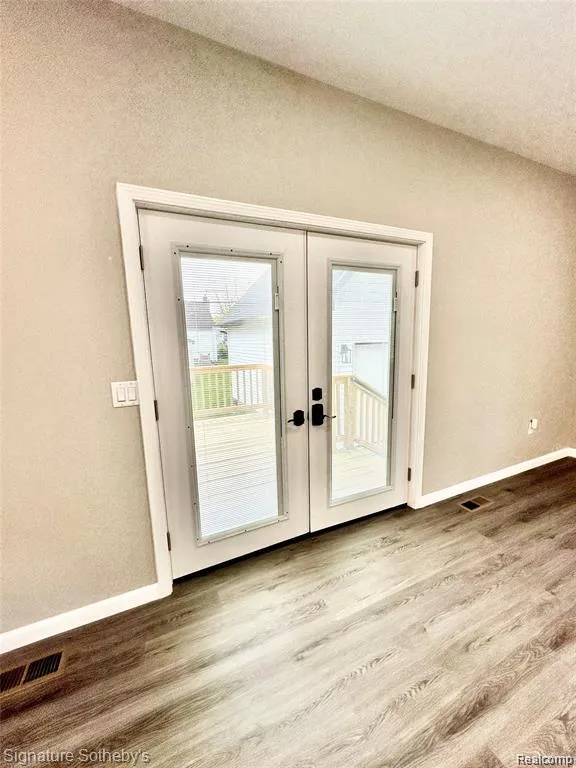 442 Ardmore Drive Ferndale City, MI 48220