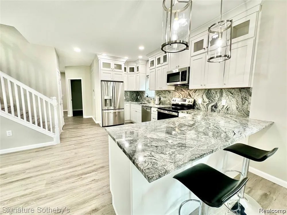 442 Ardmore Drive Ferndale City, MI 48220