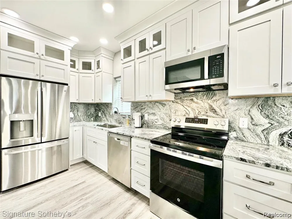 442 Ardmore Drive Ferndale City, MI 48220
