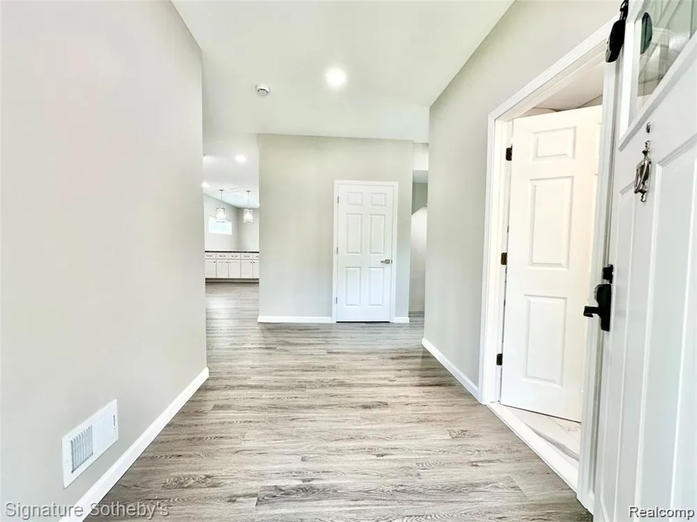 442 Ardmore Drive Ferndale City, MI 48220