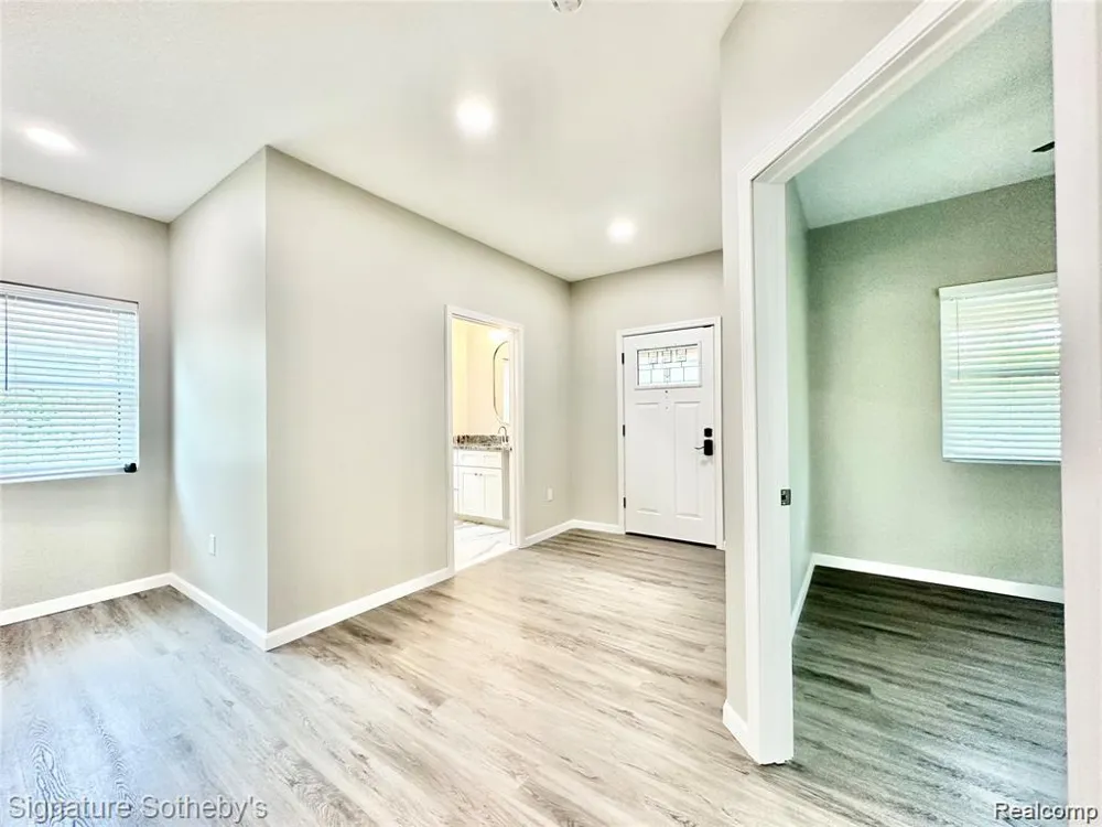 442 Ardmore Drive Ferndale City, MI 48220