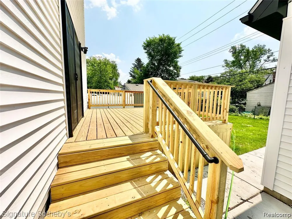 442 Ardmore Drive Ferndale City, MI 48220