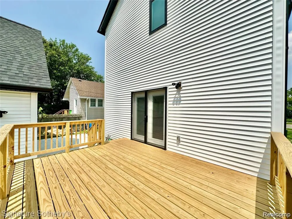 442 Ardmore Drive Ferndale City, MI 48220