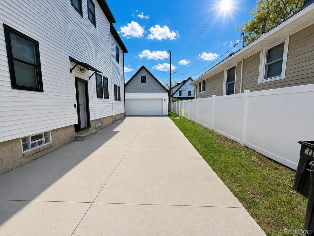 442 Ardmore Drive Ferndale City, MI 48220