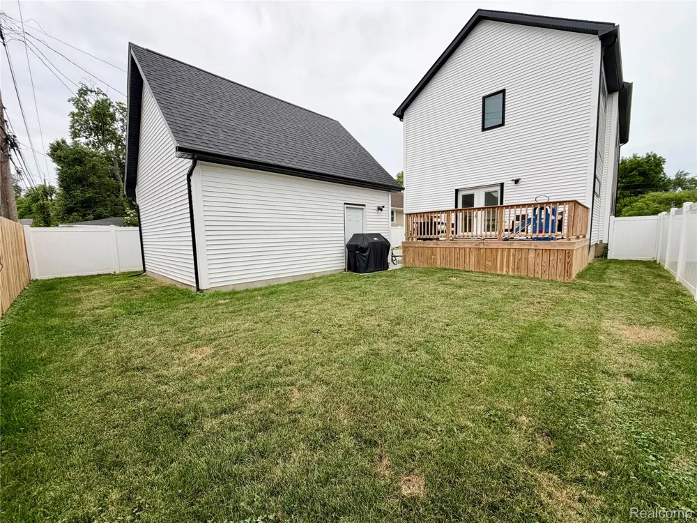 442 Ardmore Drive Ferndale City, MI 48220