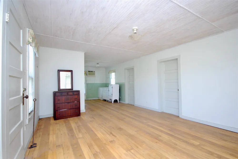 1070 Muehr Road Weimar, TX 78962