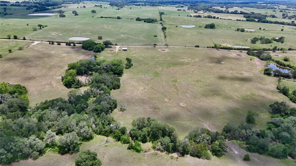1070 Muehr Road Weimar, TX 78962