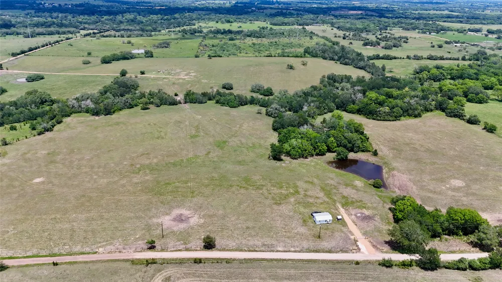 1070 Muehr Road Weimar, TX 78962
