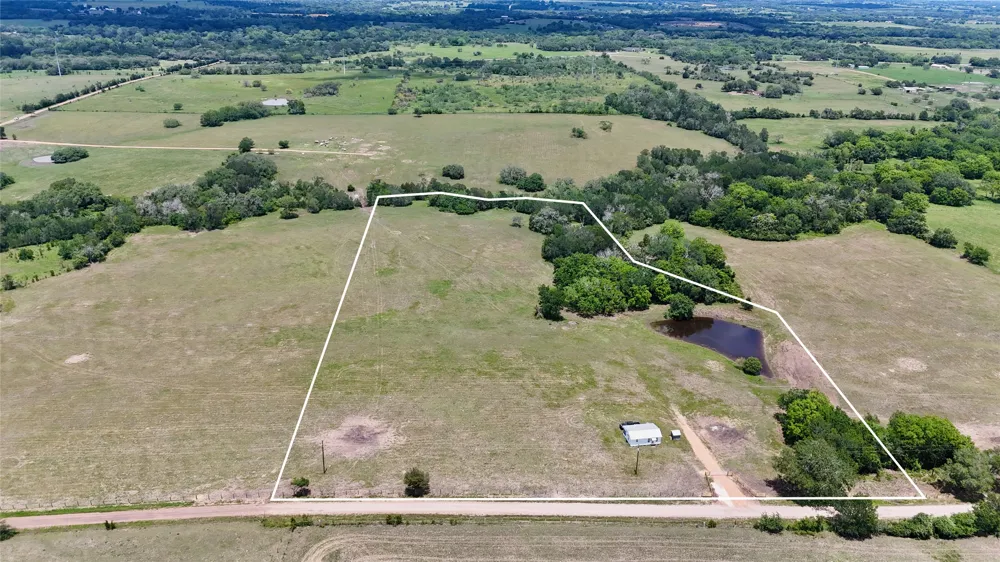 1070 Muehr Road Weimar, TX 78962