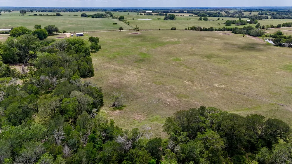 1070 Muehr Road Weimar, TX 78962