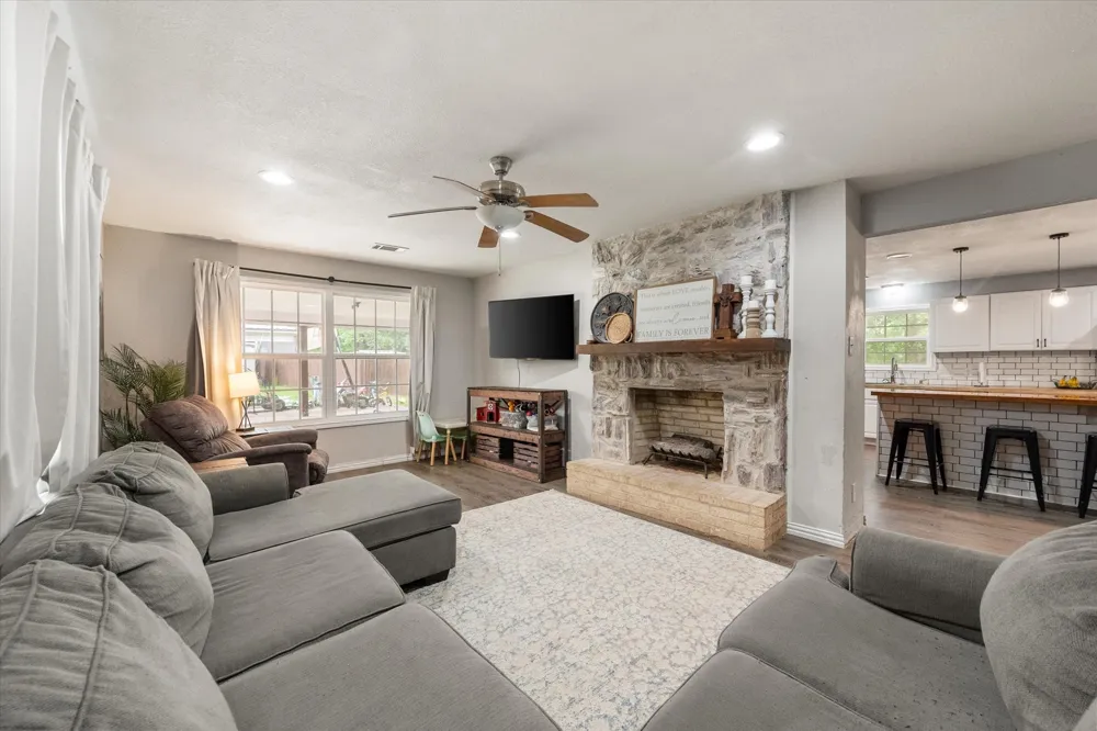 951 Faircrest Drive Fairfield, TX 75840