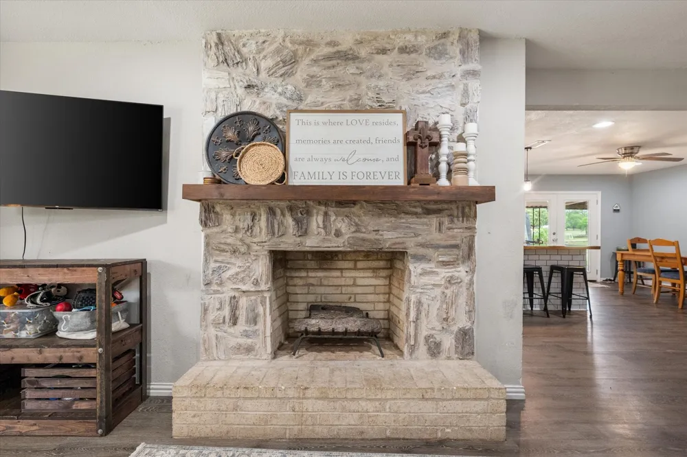 951 Faircrest Drive Fairfield, TX 75840