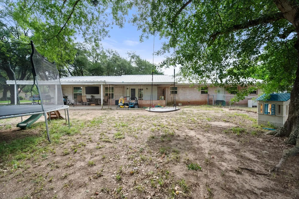 951 Faircrest Drive Fairfield, TX 75840