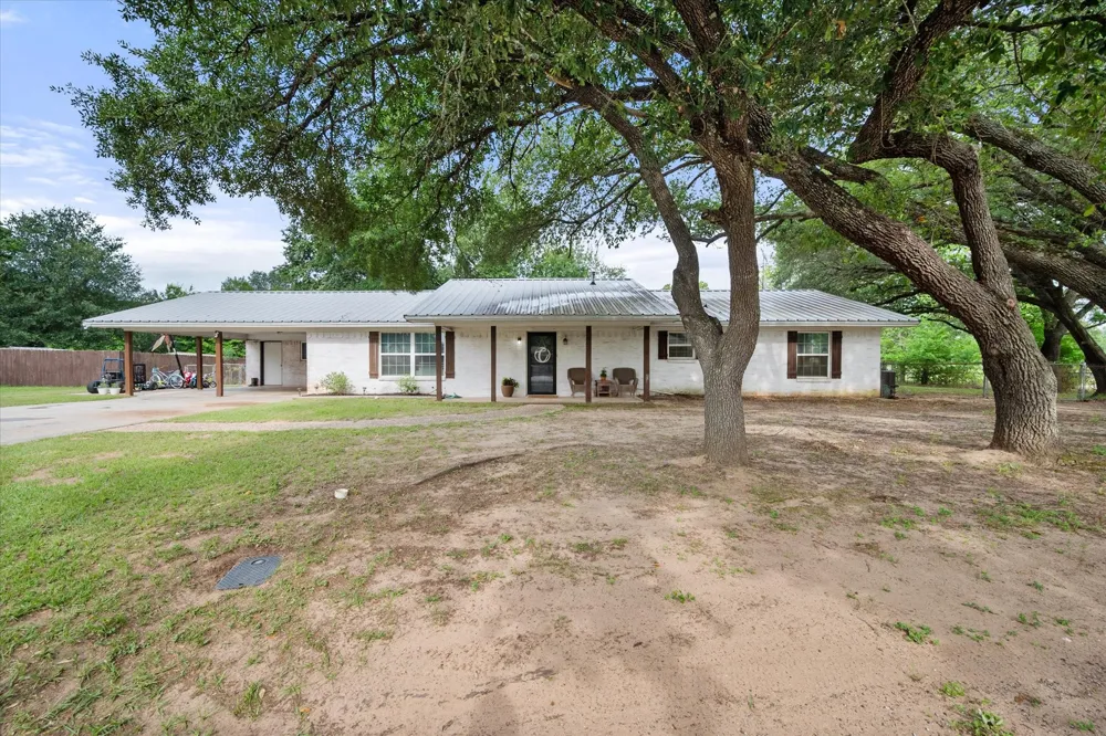 951 Faircrest Drive Fairfield, TX 75840