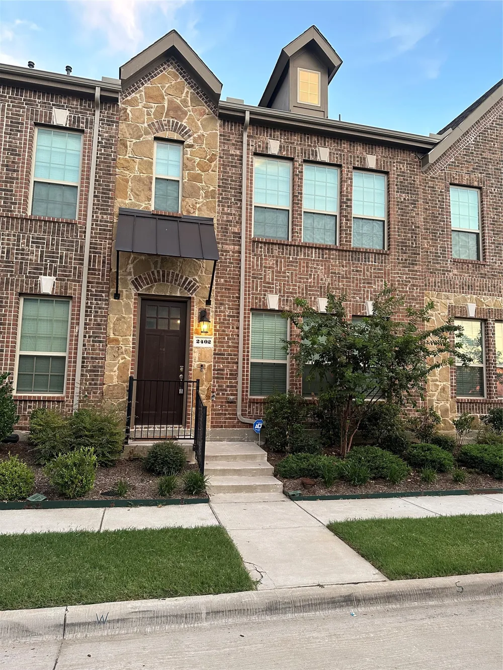 2402 Siskiyou Street Lewisville, TX 75056