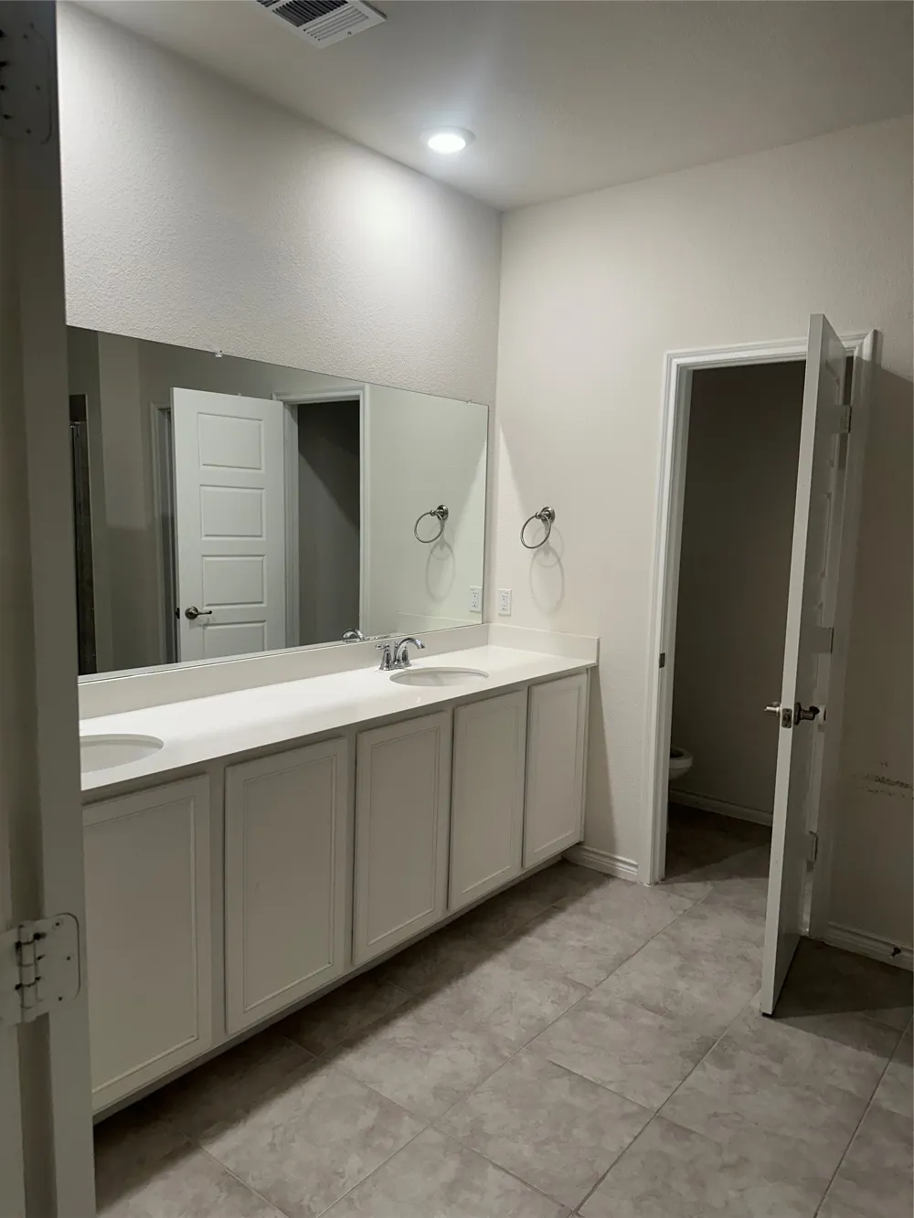 2402 Siskiyou Street Lewisville, TX 75056