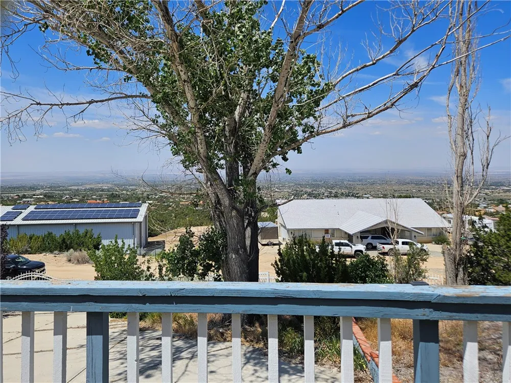 2831 Cygnet Pinon Hills, CA 92372