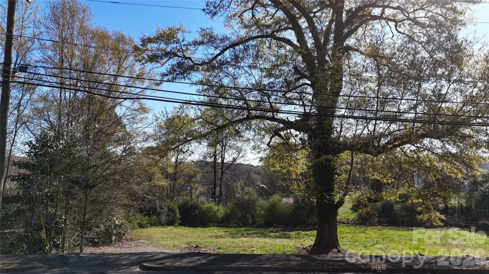 33 Pinecrest Avenue Great Falls, SC 29055